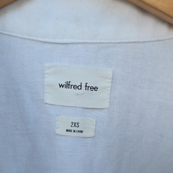 Wilfred White Blouse with Pointed Collar and Lightweight Fabric - Picture 2 of 6